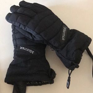 Marmot fleece lined woman's ski gloves